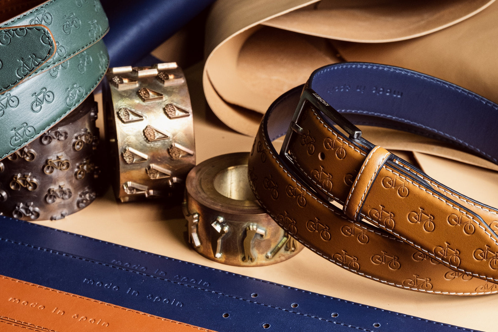 Ceinture KAZARTT Stories You Can Wear fabriquée à la main en Espagne